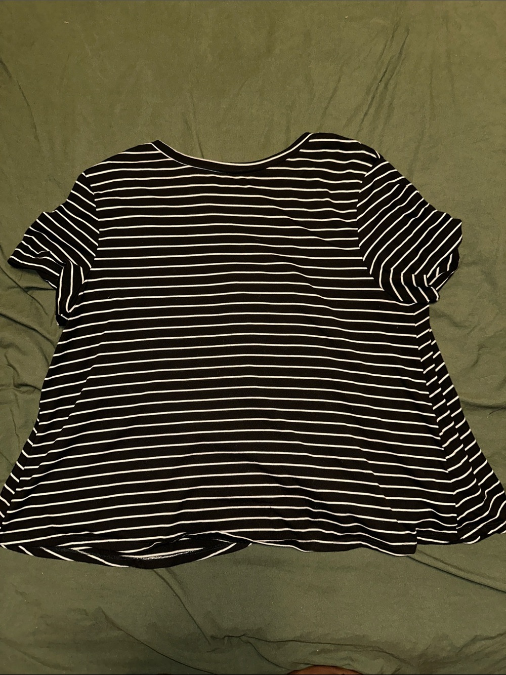 Old Navy Black and White Striped Short Sleeve Tee